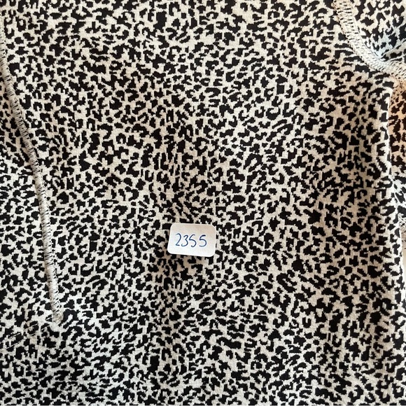 Athleta Salutation Stash Pocket II 7/8 Textured Tight - Picture 9 of 10